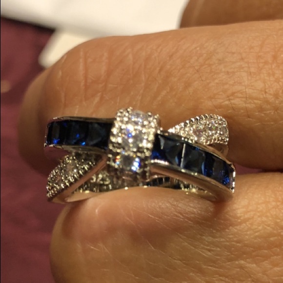 💙12CT White Gold/Blue Sapphire Twist Cubic Zirco - Picture 2 of 6